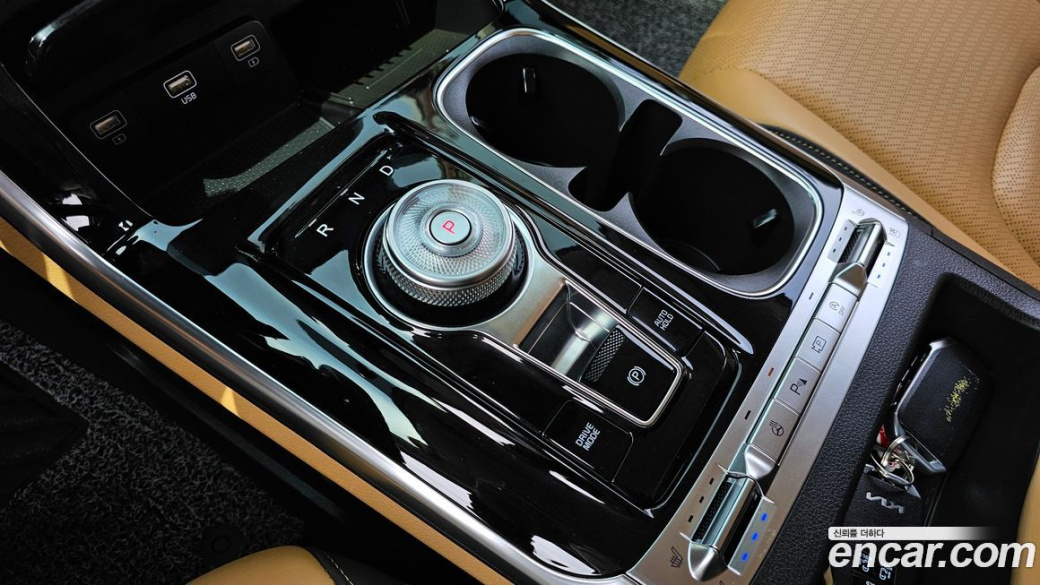 Kia Carnival 9-Seater Signature, 2023