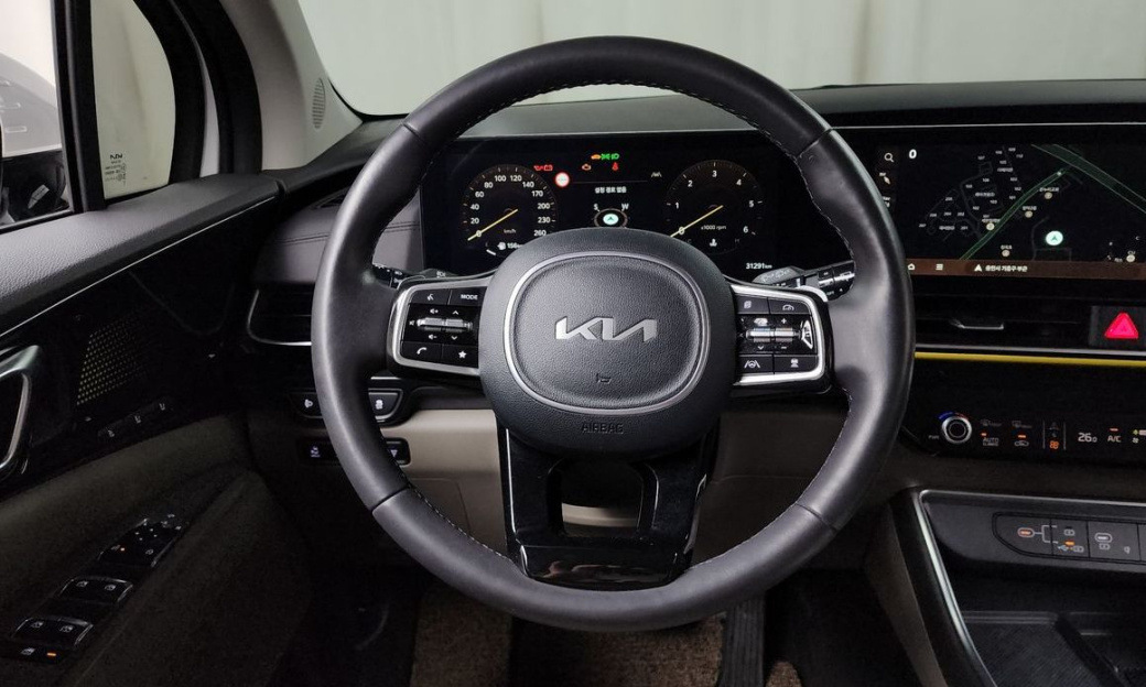 Kia Carnival 9-Seater Signature, 2024