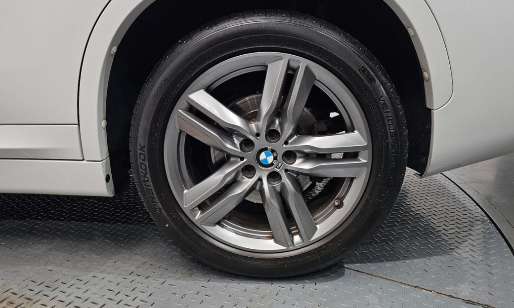 BMW X1 xDrive 20i M Sport, 2022