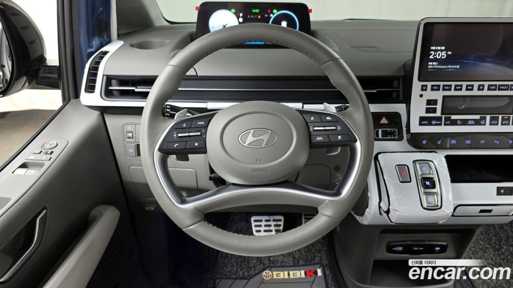 Hyundai Staria 4WD Lounge 9-Seater, 2025
