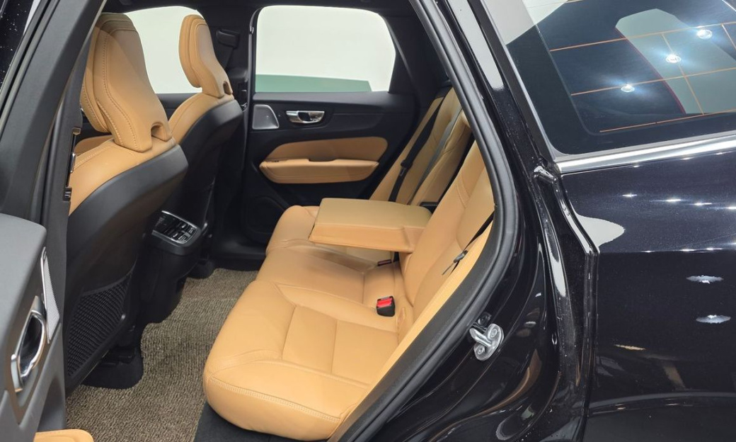 Volvo XC60 B5 Inscription, 2022