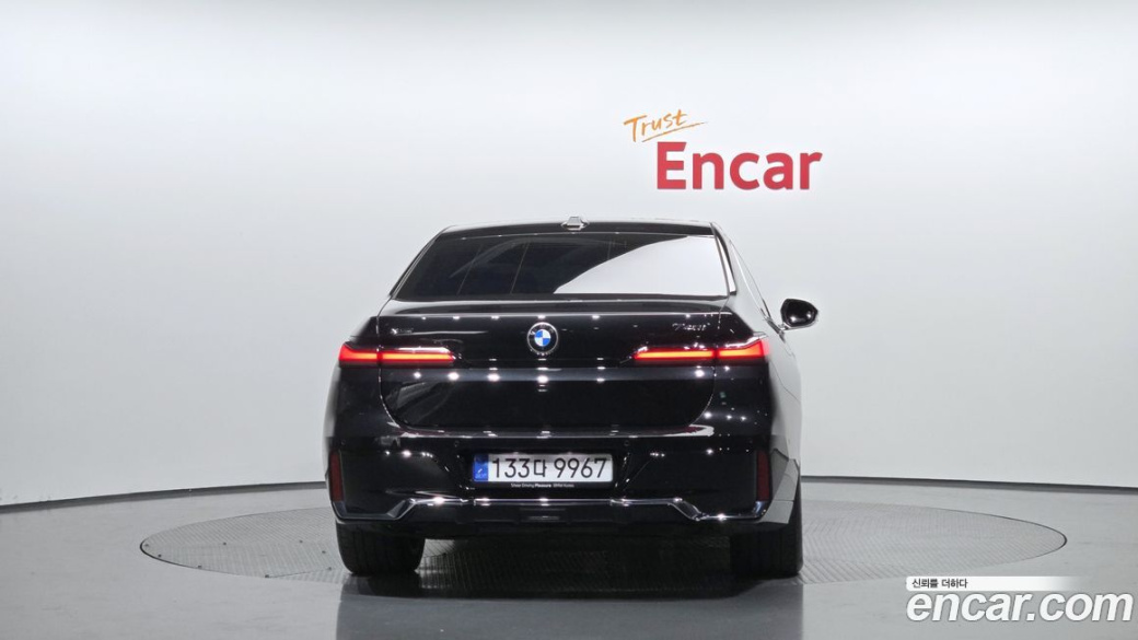BMW 7-Series 740i xDrive M Sport, 2025