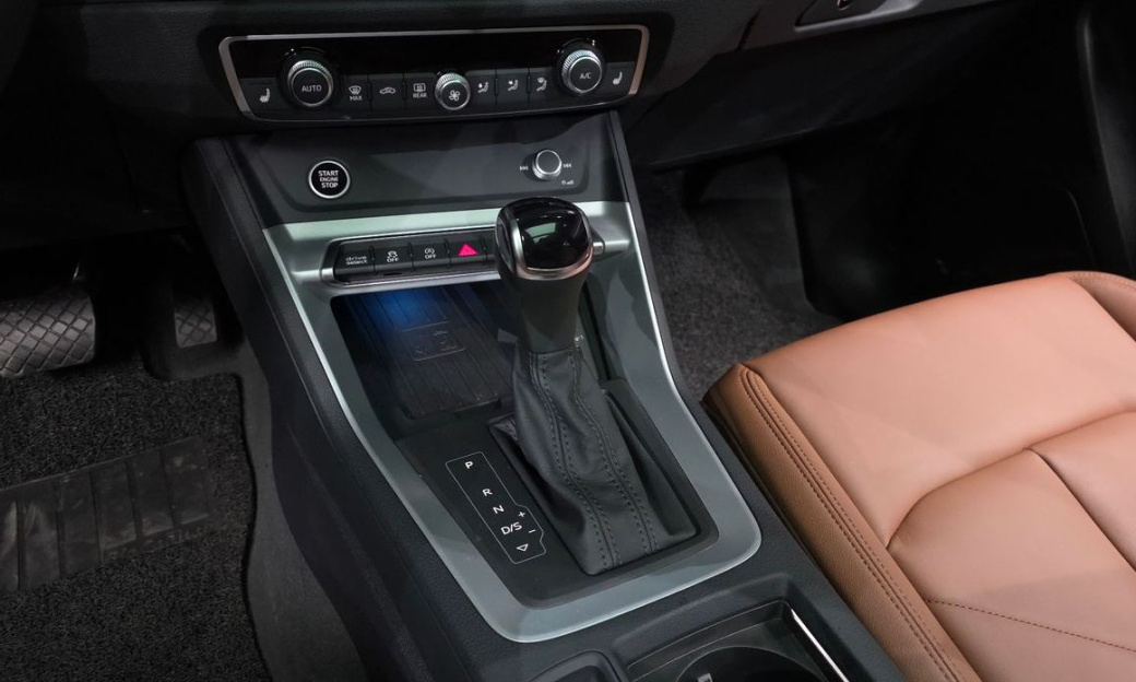 Audi Q3 35 TDI Premium, 2025