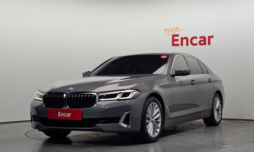 BMW 5-Series 523d xDrive Luxury, 2022