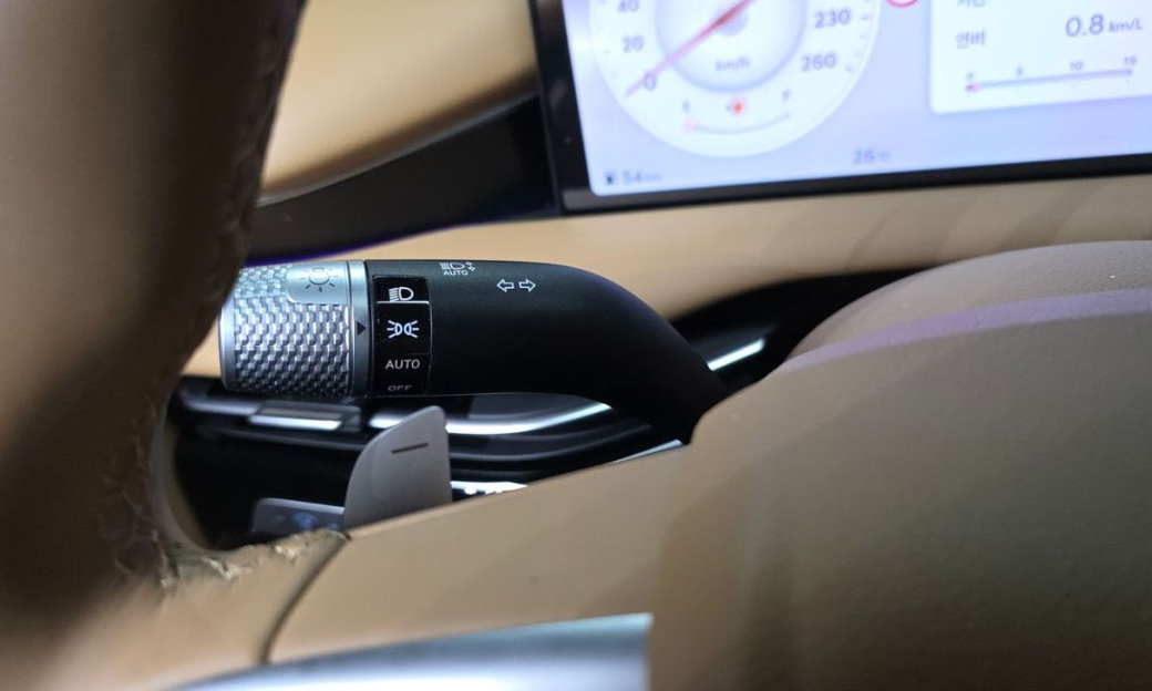 Genesis G80 Gasoline 2.5 Turbo 2WD, 2025