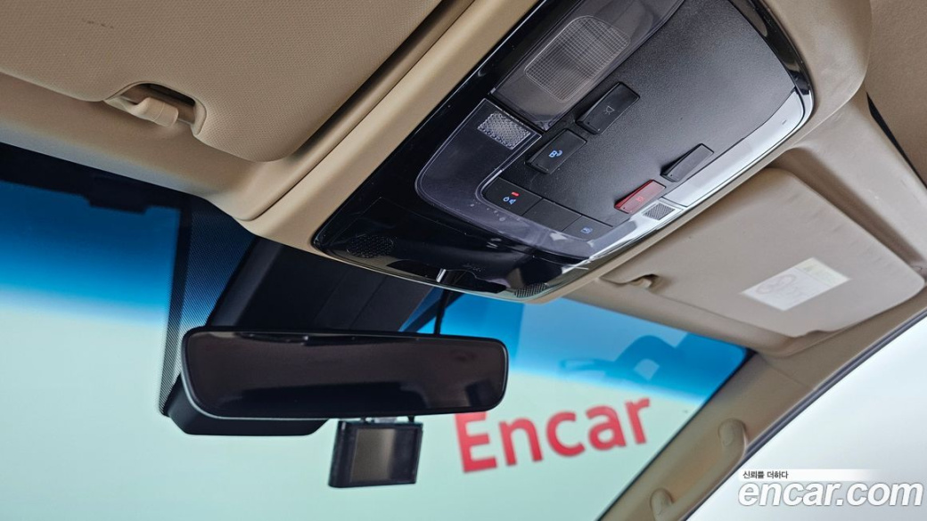 Hyundai Staria 4WD Tourer 9-Seater, 2023