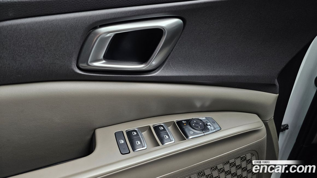 Kia Carnival 9-Seater Prestige, 2025