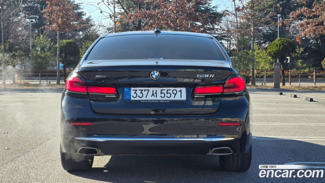 BMW 5-Series 530i xDrive Luxury, 2023