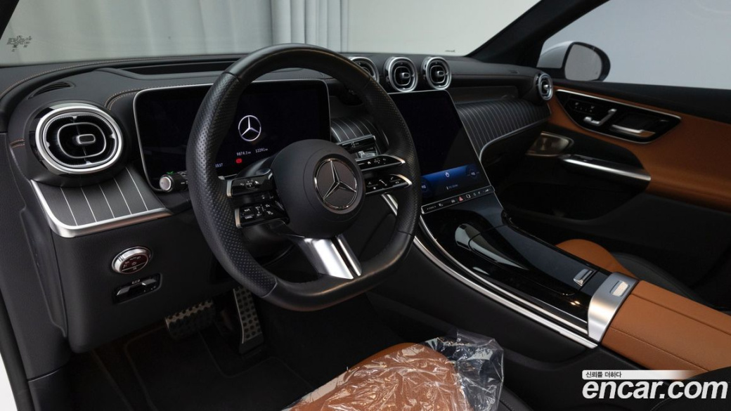 Mercedes-Benz GLC-Class GLC300 4MATIC AMG Line, 2025