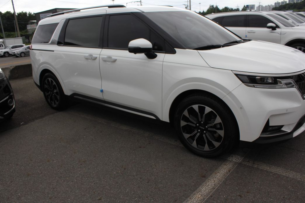 Kia Carnival 9-Seater Signature, 2023