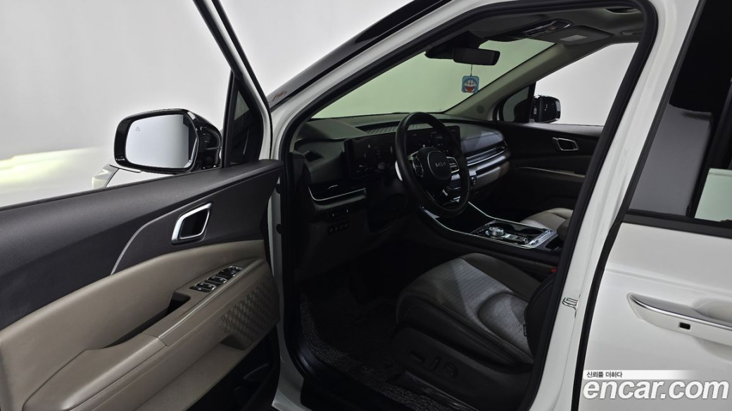 Kia Carnival 9-Seater Noblesse, 2024