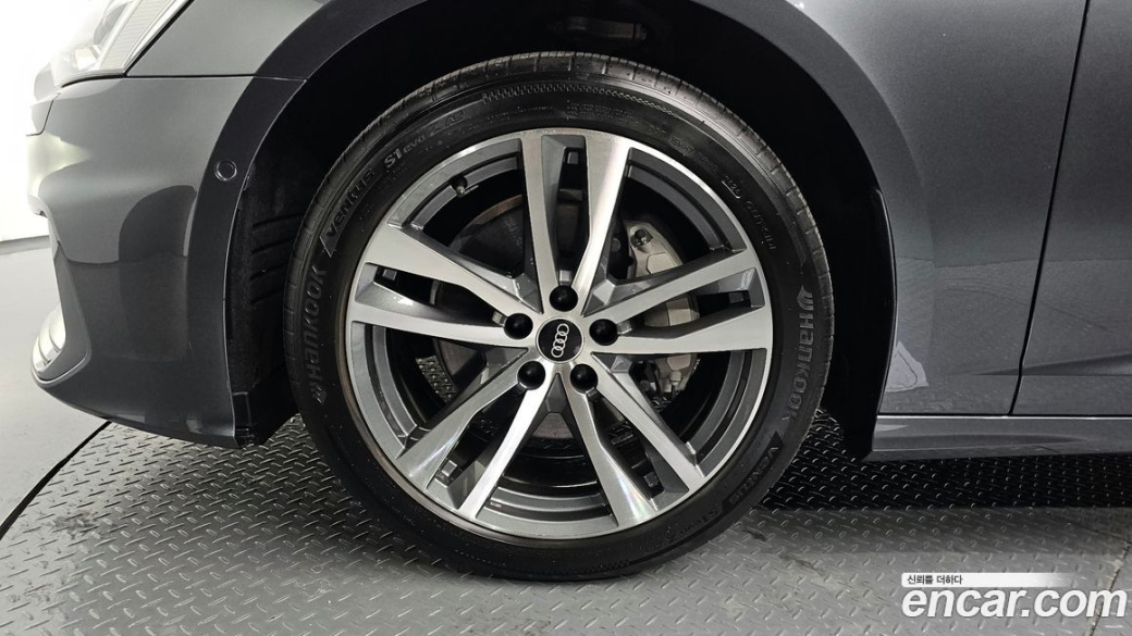 Audi A6 45 TFSI Quattro Premium, 2022