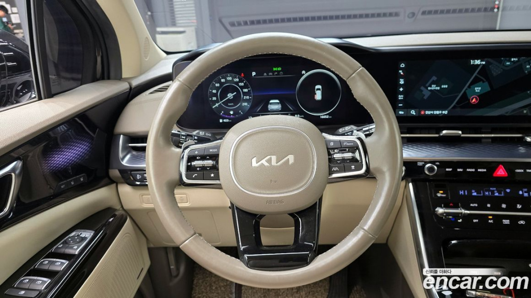 Kia Carnival 9-Seater Hi-Limousine, 2022