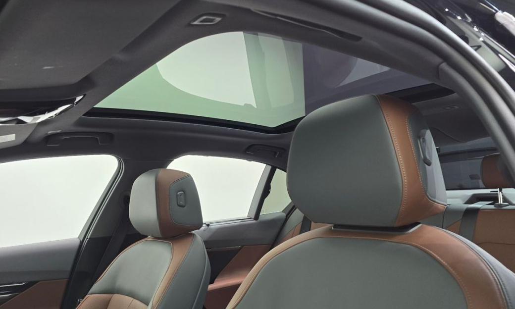 BMW 5-Series 530i xDrive, 2024