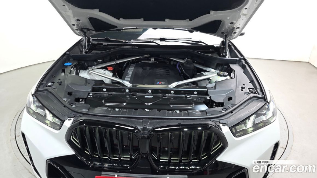 BMW X6 xDrive40i M Sport, 2025