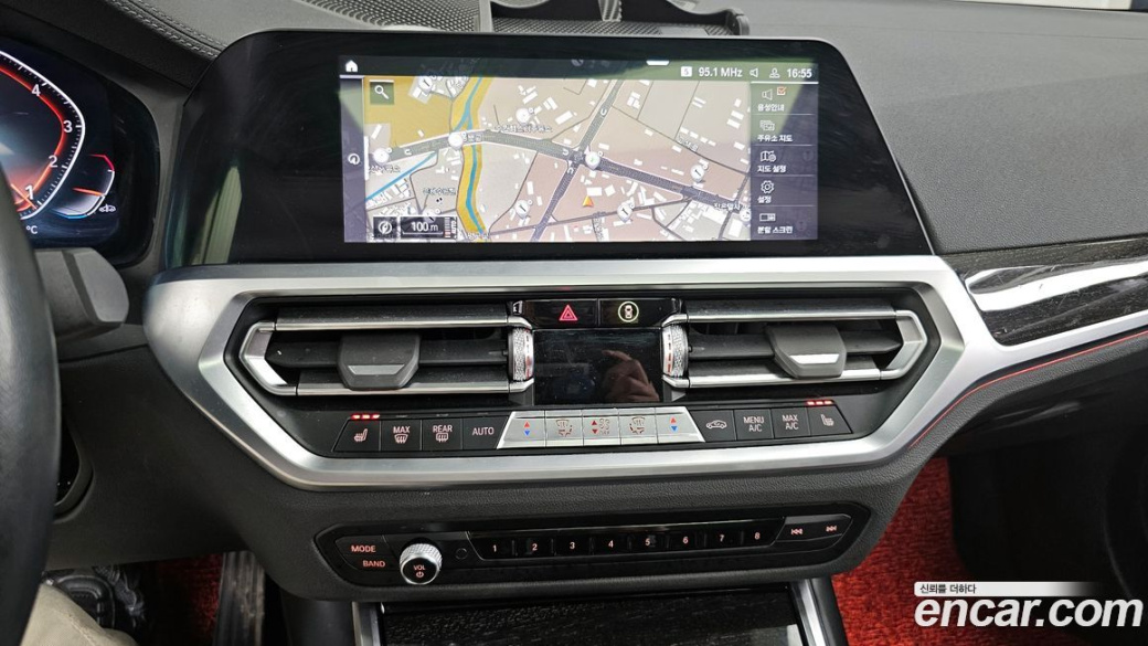 BMW 3-Series 320i Luxury, 2022