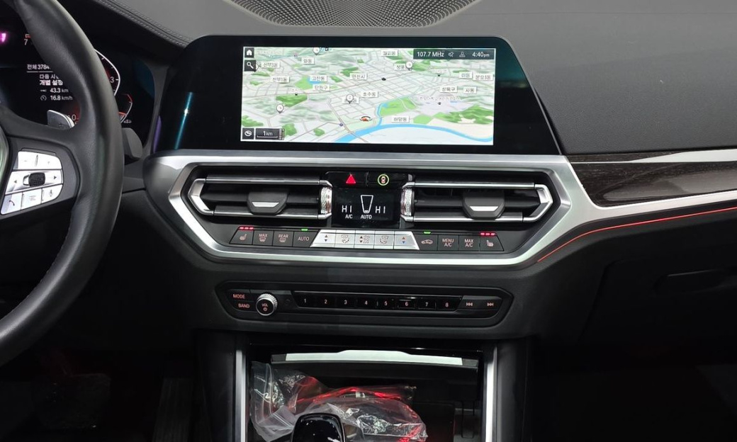 BMW 3-Series 320i Touring Luxury, 2022