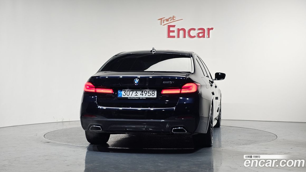 BMW 5-Series 520i M Sport, 2022