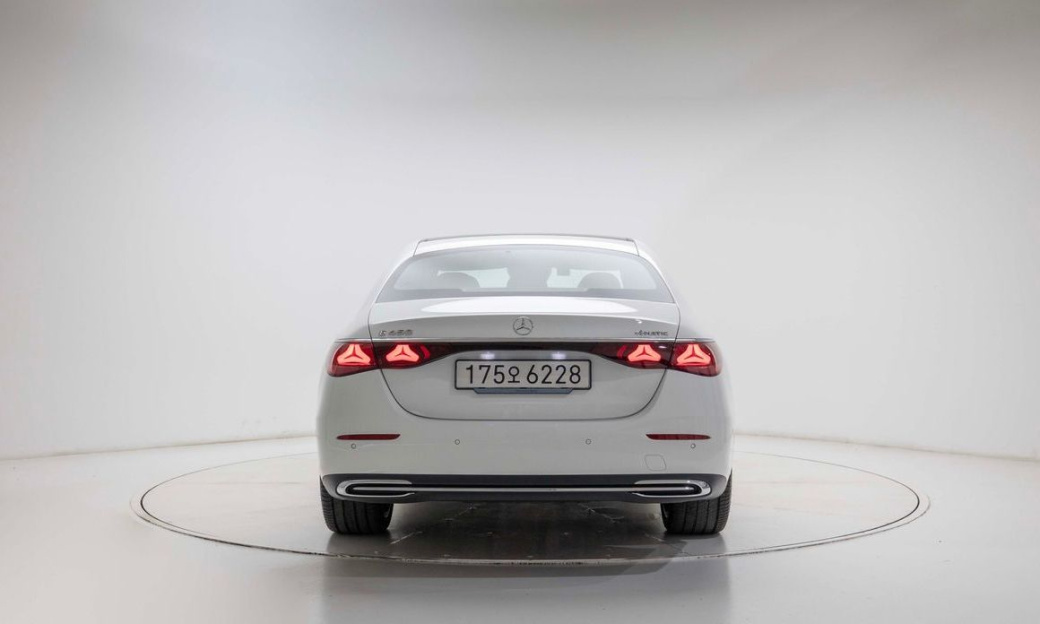 Mercedes-Benz E-Class E300 4MATIC Exclusive, 2025
