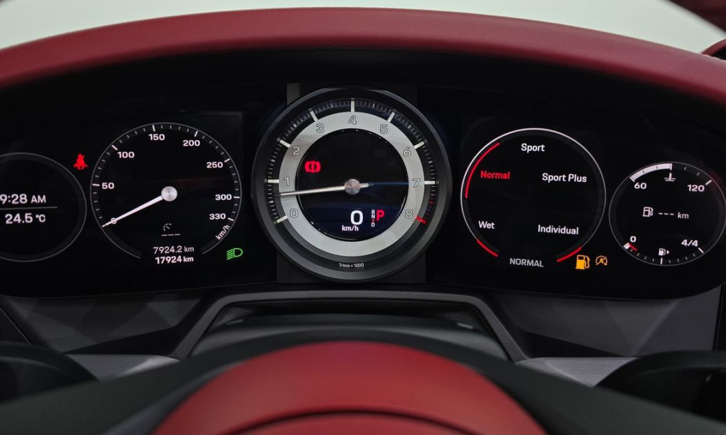 Porsche 911 Carrera 4S Cabriolet, 2022