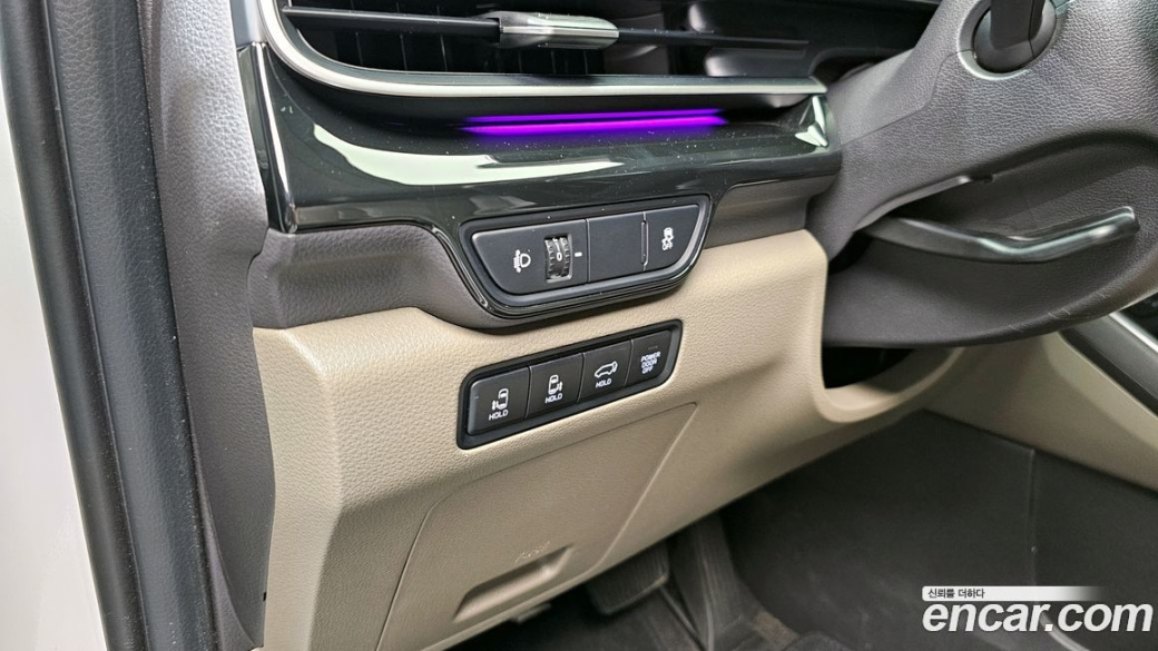 Kia Carnival 9-Seater Signature, 2025