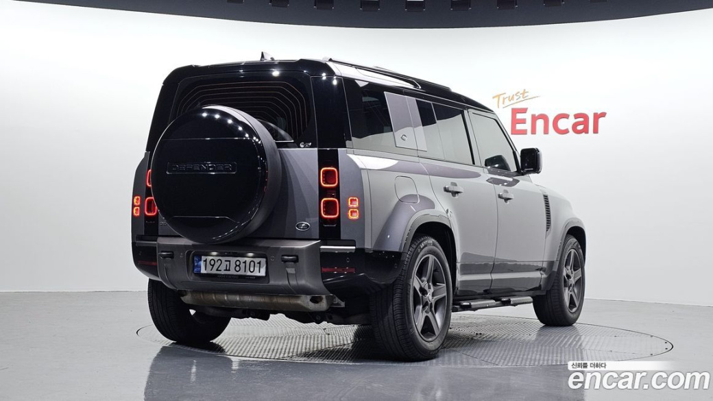 Land Rover Defender 110 P300 X-Dynamic SE, 2023
