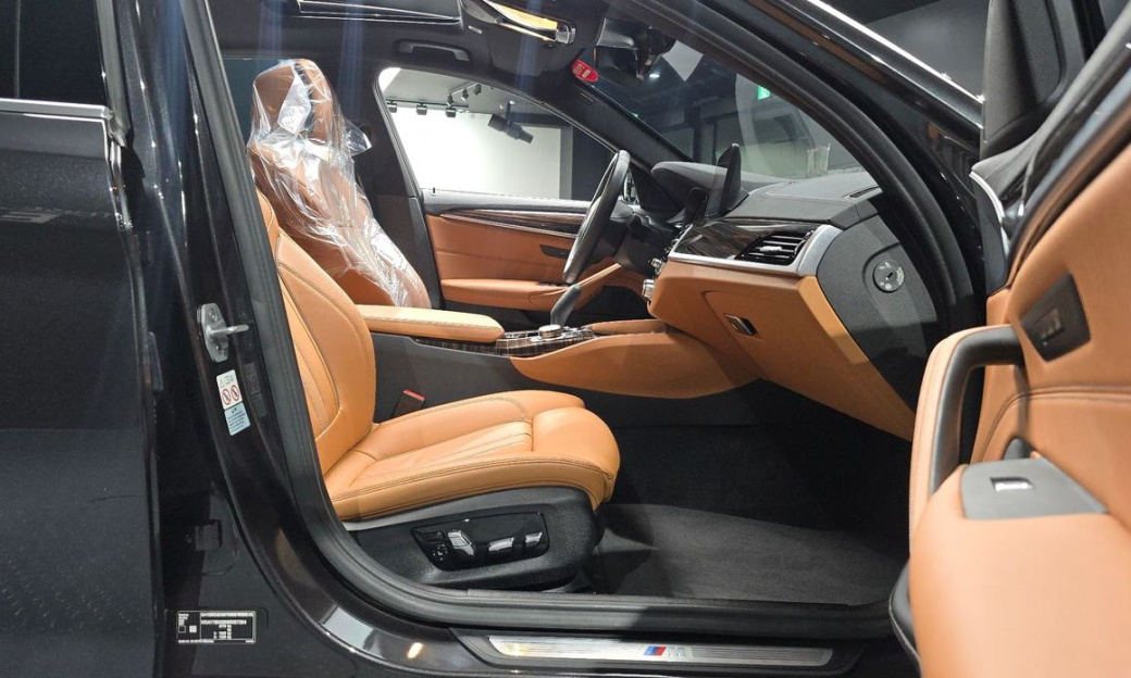 BMW 5-Series 520i M Sport, 2022