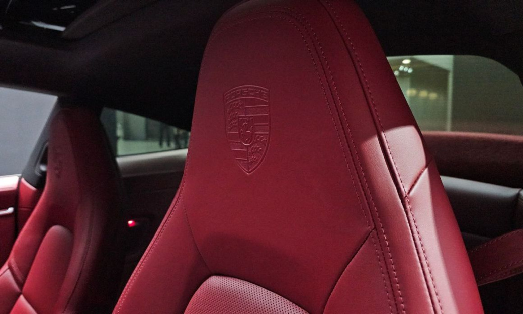 Porsche 911 Carrera 4 GTS, 2023