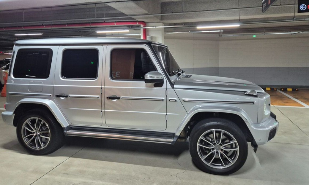 Mercedes-Benz G-Class G450d, 2025