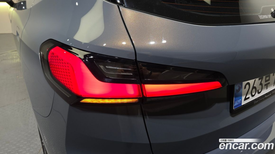 BMW 2-Series 220i Luxury, 2025
