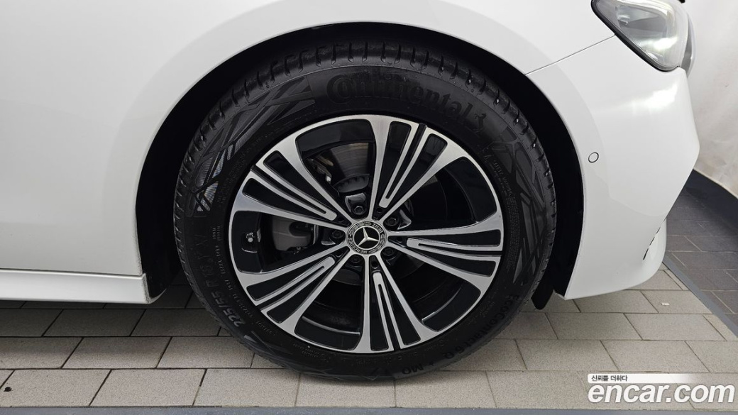 Mercedes-Benz E-Class E200 Avantgarde, 2024