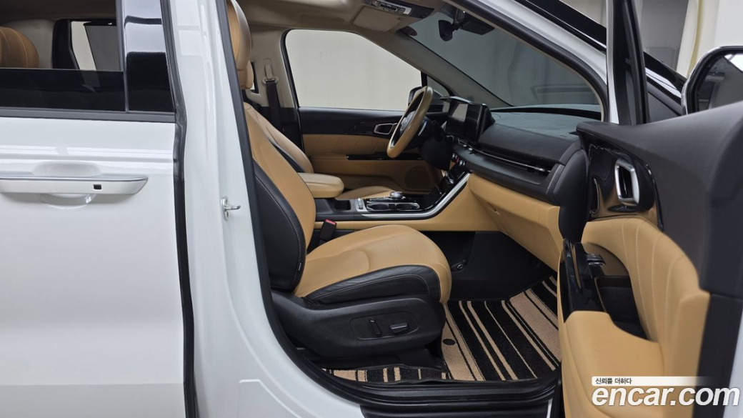 Kia Carnival 7-Seater Signature, 2021
