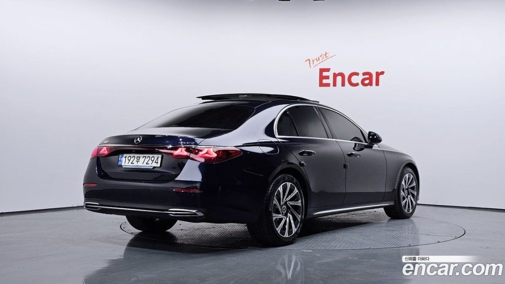 Mercedes-Benz E-Class E300 4MATIC Exclusive, 2024