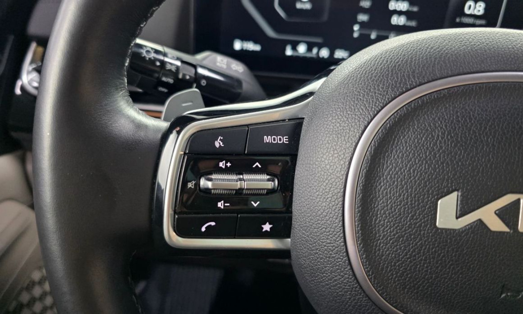 Kia Carnival 7-Seater Signature, 2024