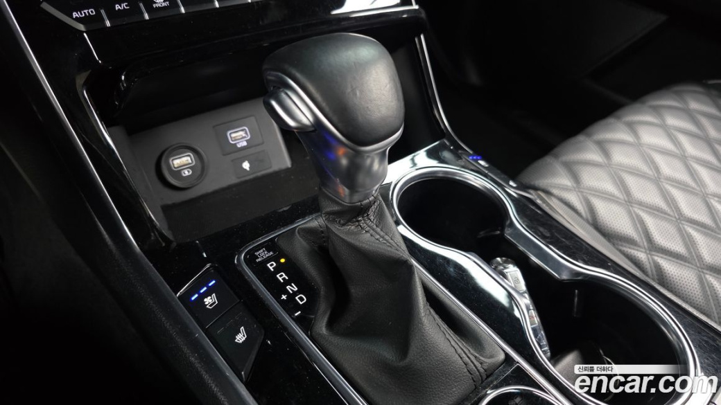 Kia Mohave Diesel 3.0 4WD 7-Seater, 2022