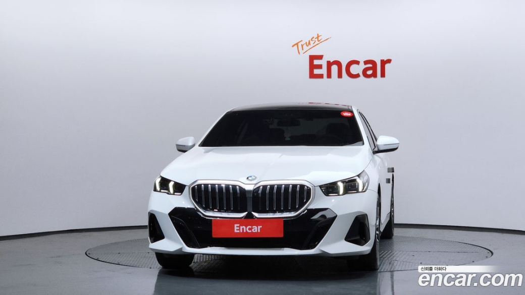 BMW 5-Series 520i M Sport, 2025