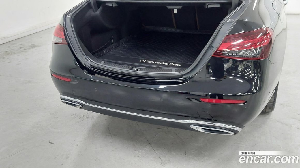 Mercedes-Benz E-Class E350 4MATIC Exclusive, 2023