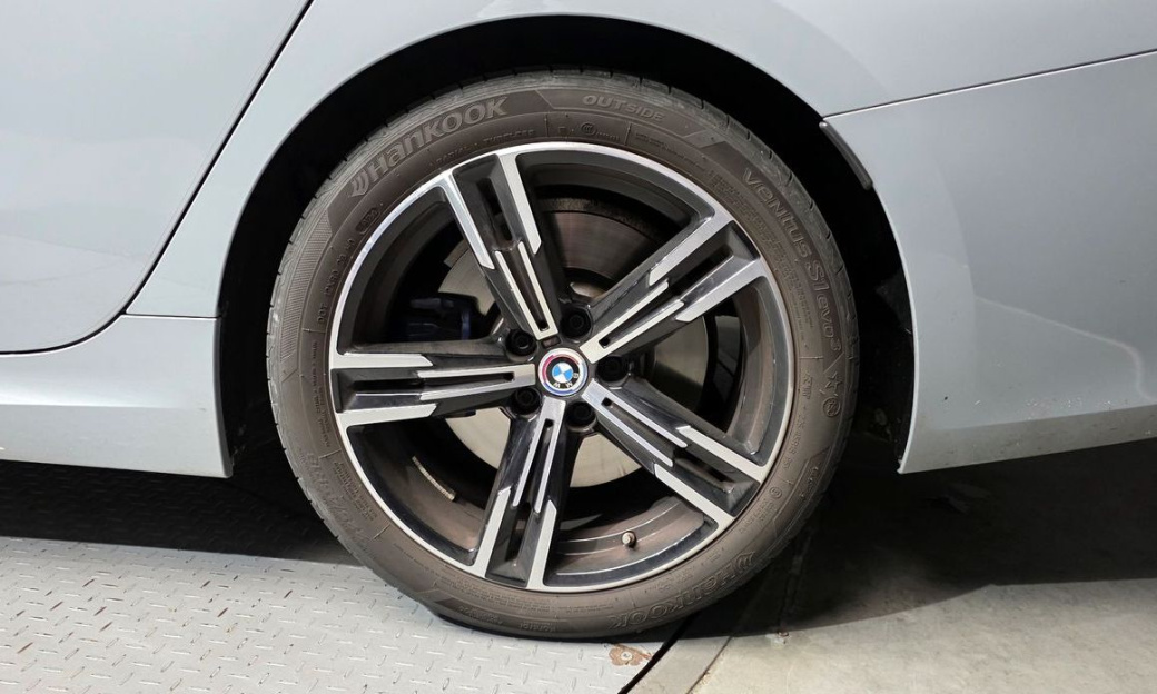 BMW 3-Series 320i M Sport, 2025