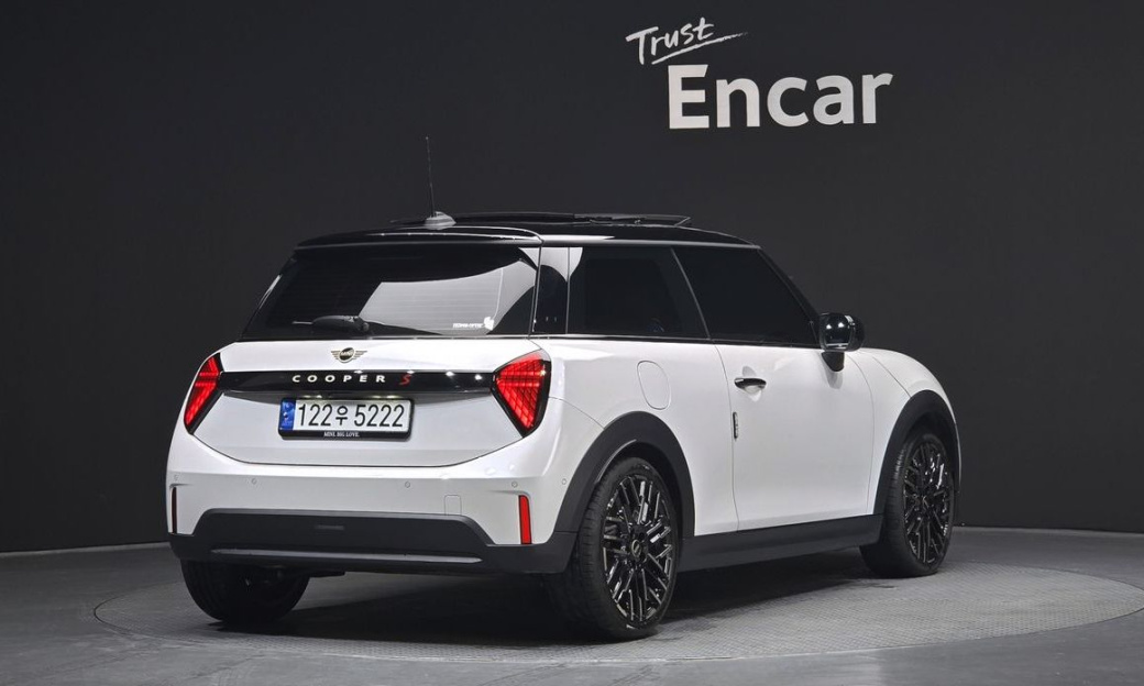 Mini Cooper Favoured, 2025