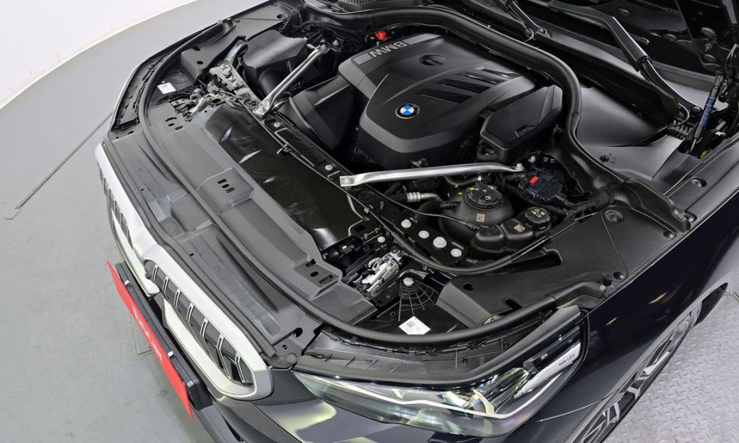 BMW 5-Series 520i M Sport, 2025