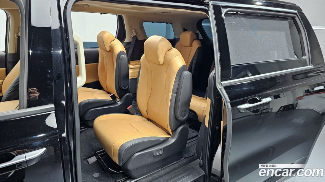 Kia Carnival 9-Seater Signature, 2023