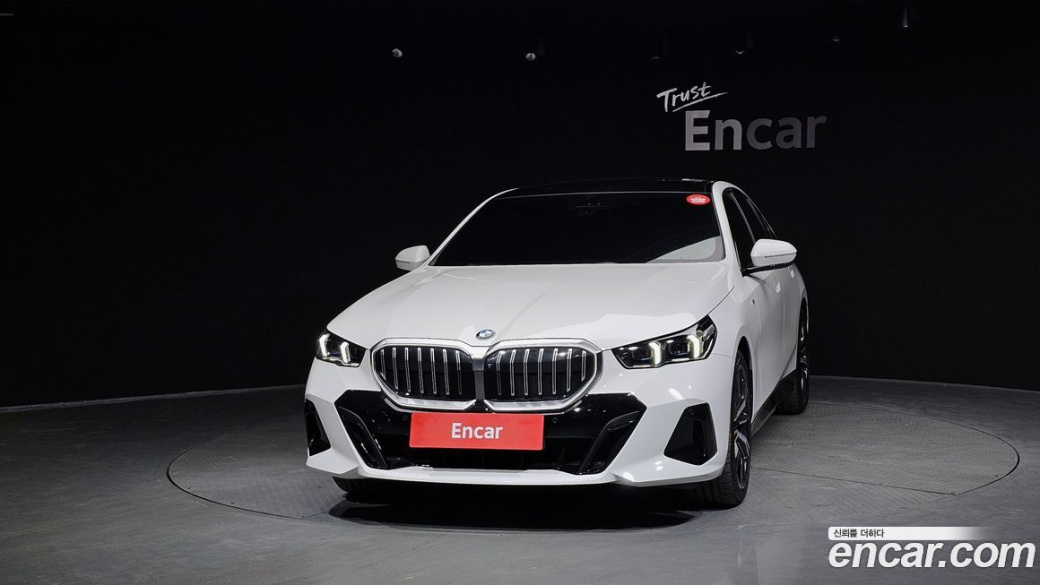 BMW 5-Series 530i xDrive M Sport, 2024