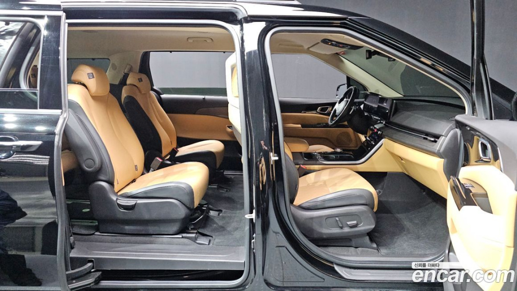 Kia Carnival 9-Seater Noblesse, 2023