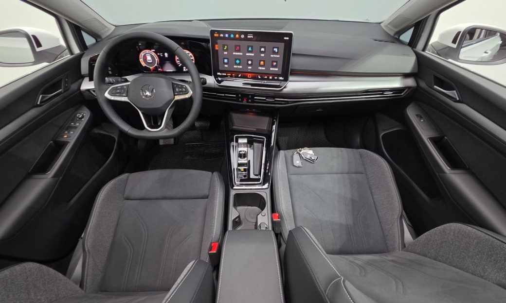 Volkswagen Golf 2.0 TDI Prestige, 2025