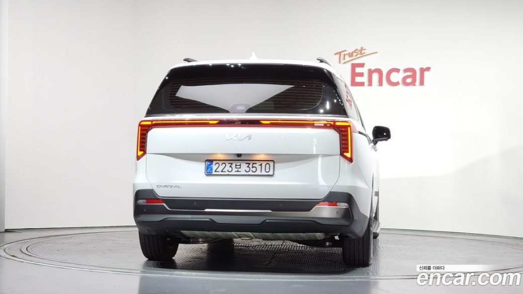 Kia Carnival 7-Seater Gravity, 2025