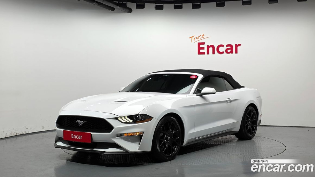 Ford Mustang Convertible, 2021