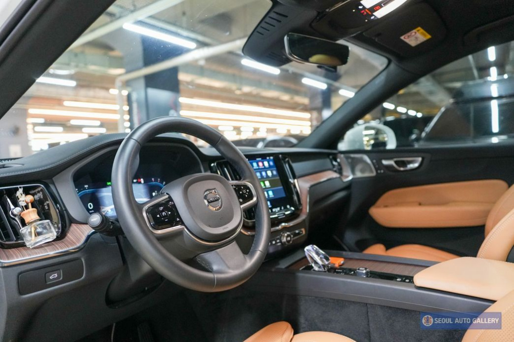 Volvo XC60 B5 Ultimate Bright, 2024