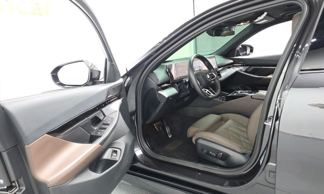 BMW 5-Series 520i M Sport, 2024