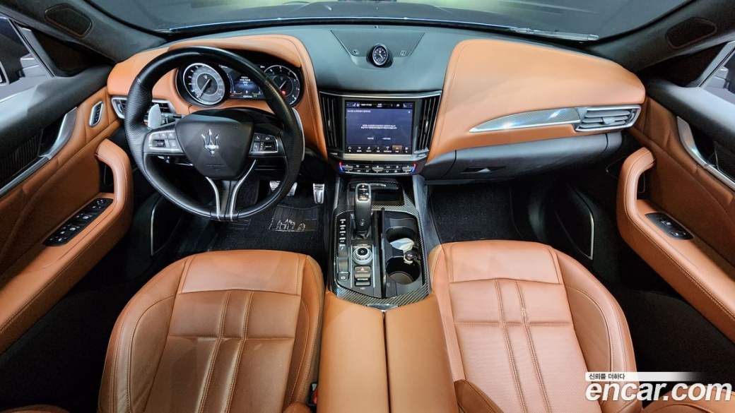 Maserati Levante 3.0 AWD Modena, 2022