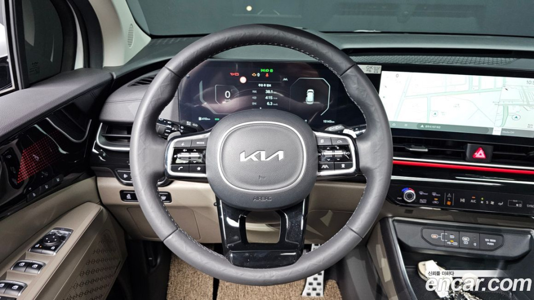 Kia Carnival 9-Seater Signature, 2024